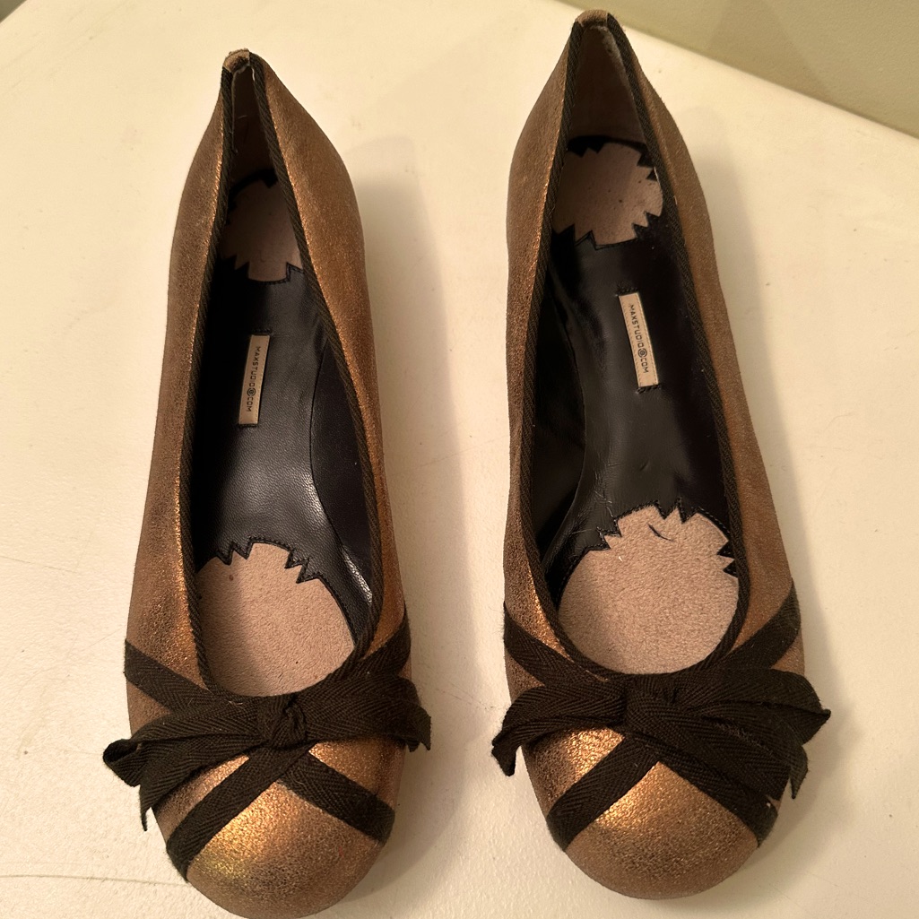 Max Studio Great Pair Of Flat Gold With Brown Bow. Extra Cushion For Comfort.